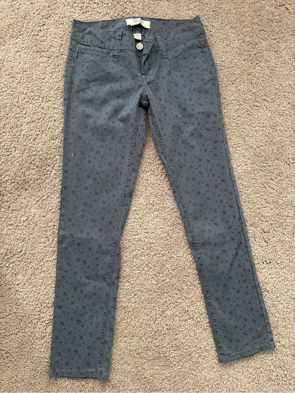 American Rag Slate Gray Skinny Jeans with Tiny Burgundy Floral Print